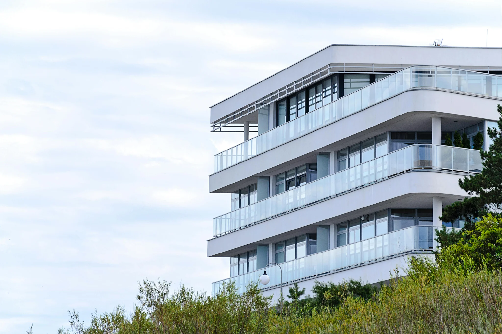 A high rise apartment building